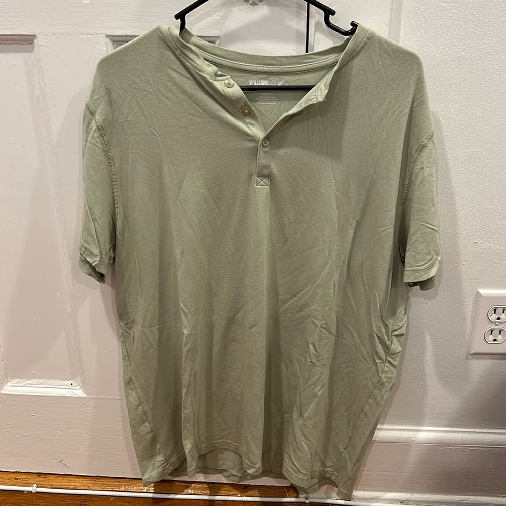 William Rast XL short sleeve henley size XL, light green